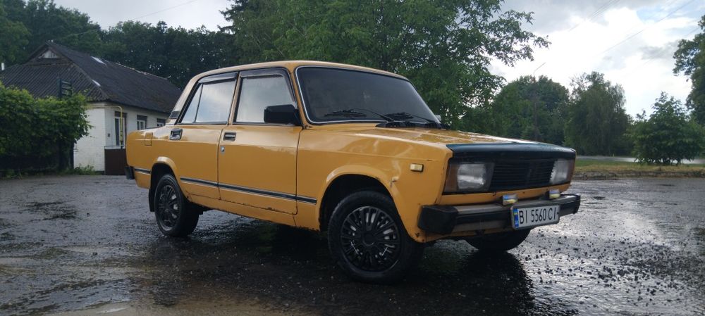 Автомобіль ваз 2105