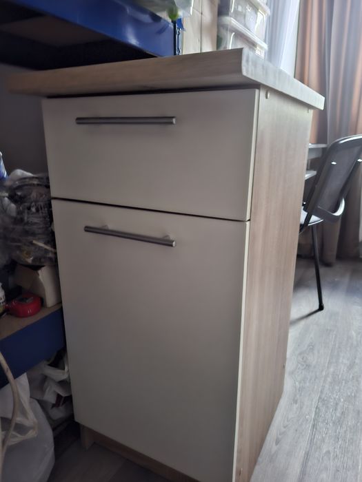 Продам шафу від кухні білу