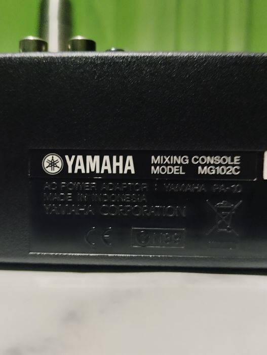 Продам микшер Yamaha mg 102с