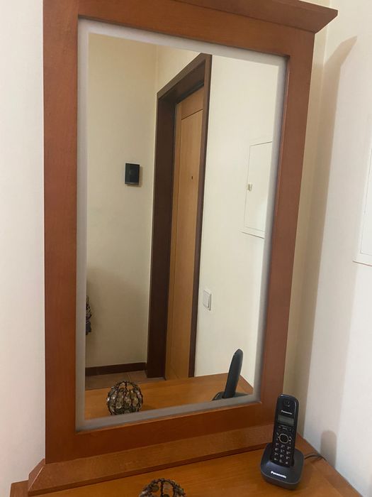 Móvel de entrada com espelho