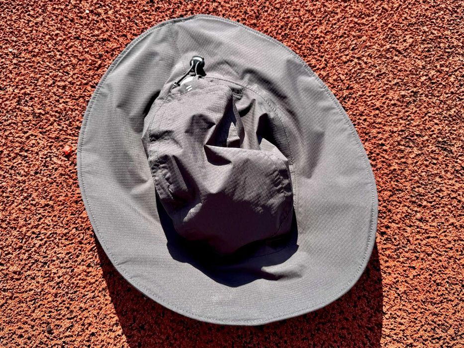 Крута чоловіча панама FORCLAZ Trekking Hat 900 grau