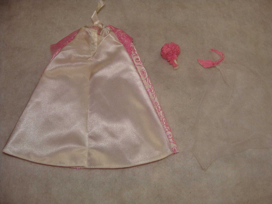 Saia e Acessórios Boneca Barbie Barbie Fairytale Wedding Set