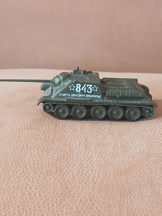 Амфибия.танк производства ссср.Есть много разных.