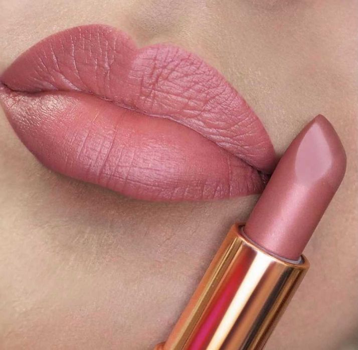 Помада Charlotte Tilbury Matte Revolution Lipstick. Оригінал