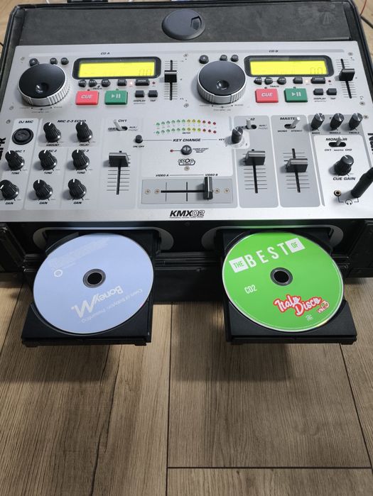 Numark KMX02 stacja miksowania CD oraz CD+G (kareoke)