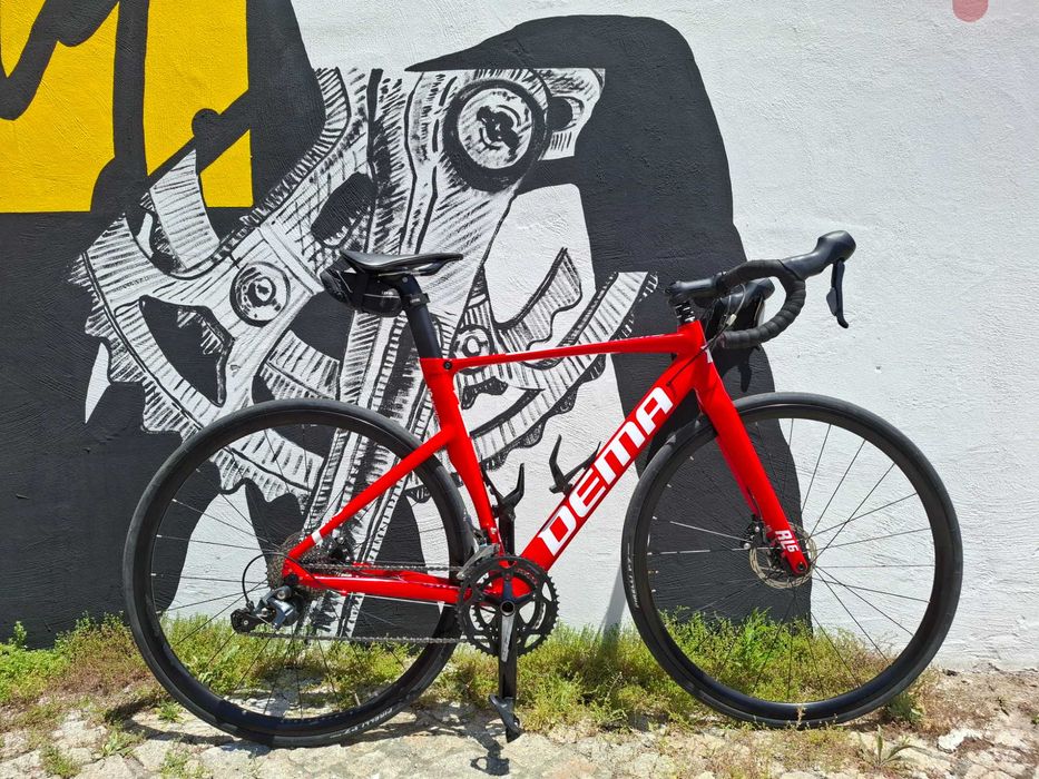 Bicicleta de estrada Dema