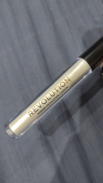 Eyeshadow revolution