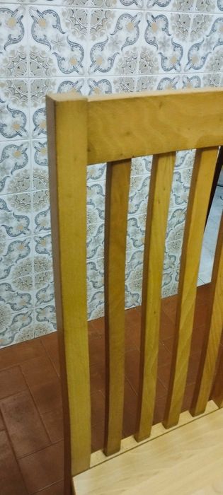 Mesa extensível com 6 cadeiras em pinho