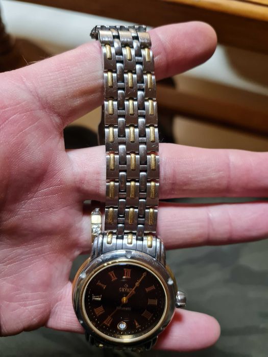 Часы американо-швейцарской компании Gevril