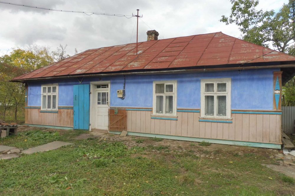 Продам господарство (хату, ділянку) поблизу Коломиї (Івано-Франківська обл.)
