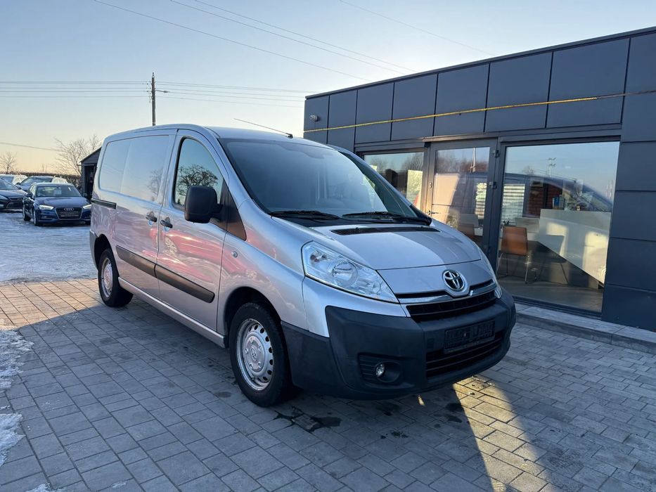 Toyota ProAce 1.6 Diesel Boczne drzwi Klimatyzacja Elektryczne Szyby  1.6 Diesel Klimatyzacja Boczne Drzwi Centralny Zamek Tempomat