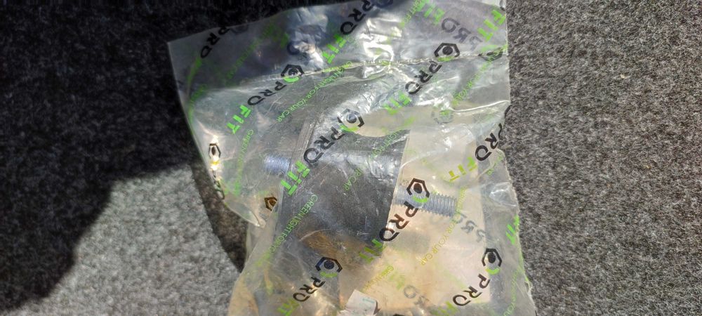 Подушка коробки передач