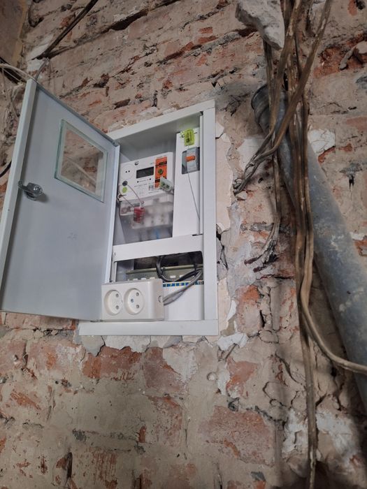 Продажа 2х кв,под ремонт  1/5,центр,можно под офис ,37т$