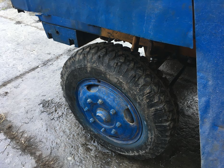 Продам фронтальний навантажувач