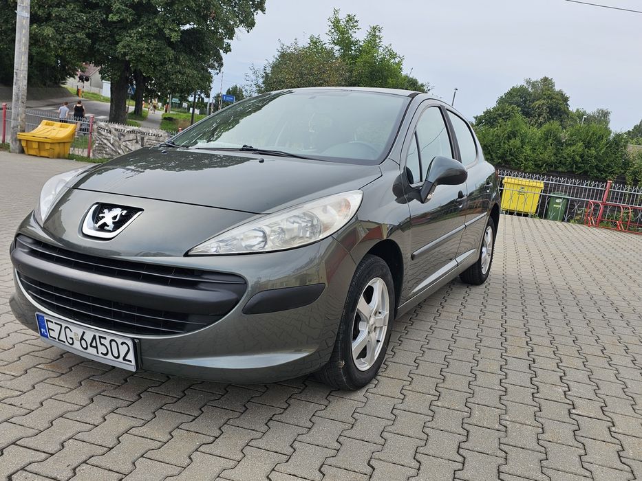 Peugeot 207 1.4 benzyna  2009 rok