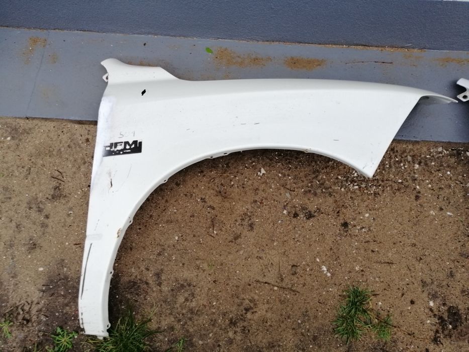 Dodge Ram błotnik prawy belka fartuch