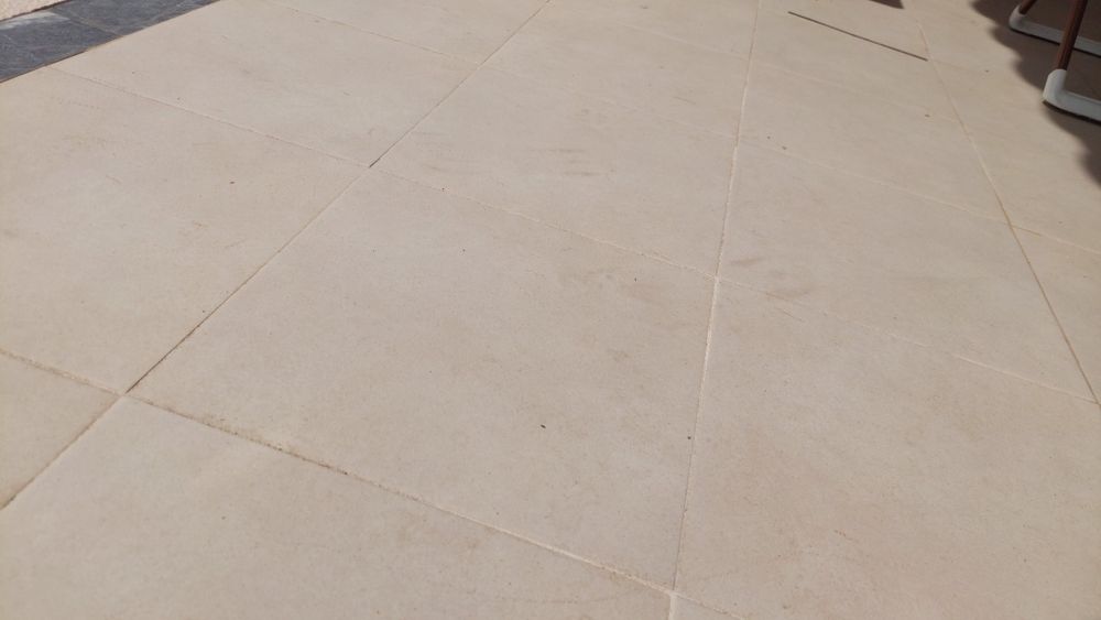 Azulejos bege anti-derrapante 22 m2