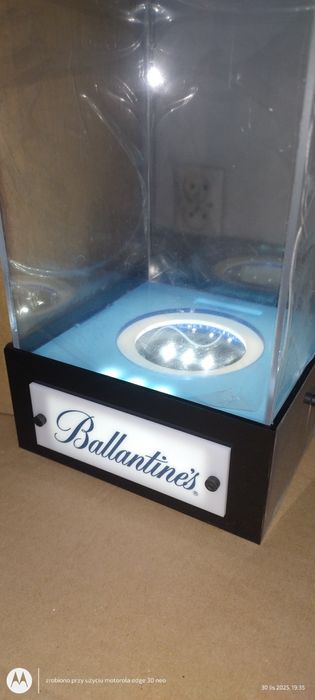 Podświetlana gablota na butelkę - nowa