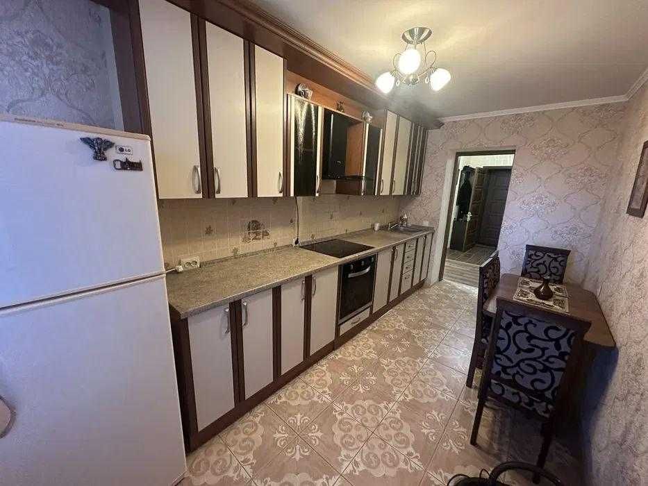 Продається простора однокімнатна квартира в р-н Левада.