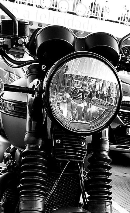 vendo triumph bonneville t120, black edition, impecável, com apenas 24400 kms.