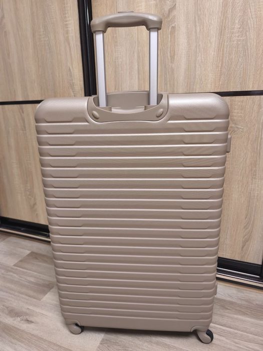 Чемодан гигант для путешествий, чемодан на колесах з пластику фірмовий