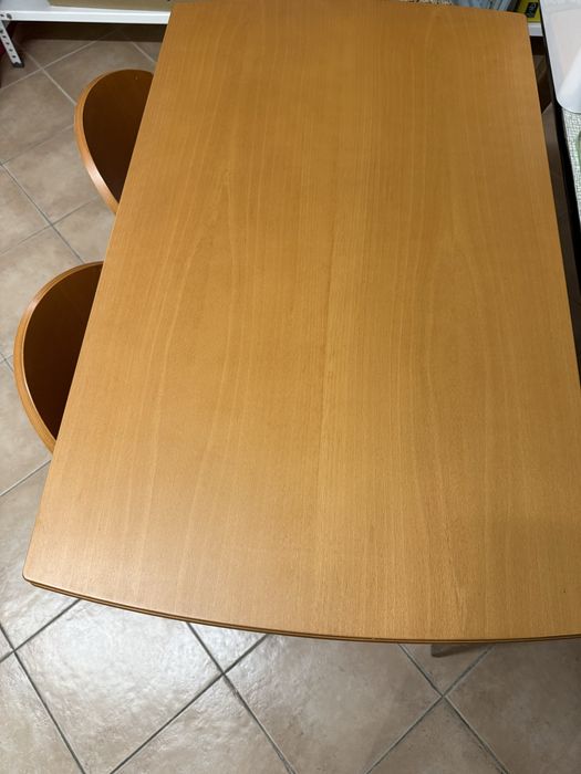 Mesa extensivel cozinha e duas cadeiras