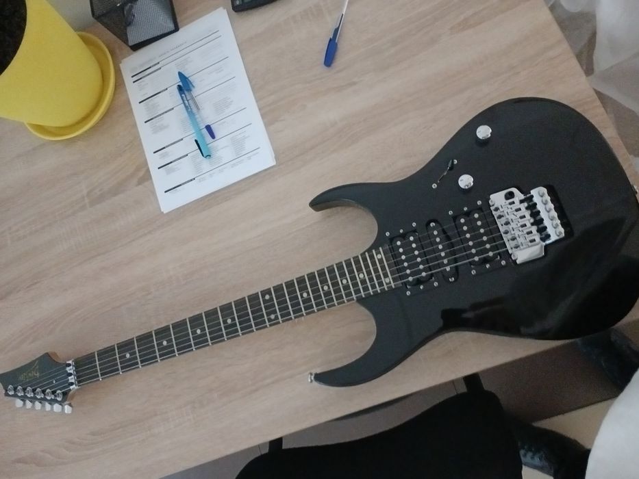 ESP Super Strat！超美品！ mqdefault.jpg