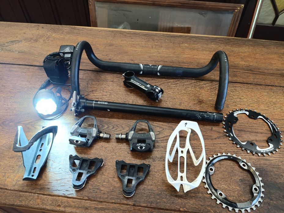 Diverso material BTT e estrada