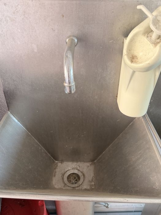 Lavatórios Industriais em Inox com Pedal (Lava-mãos Profissional)