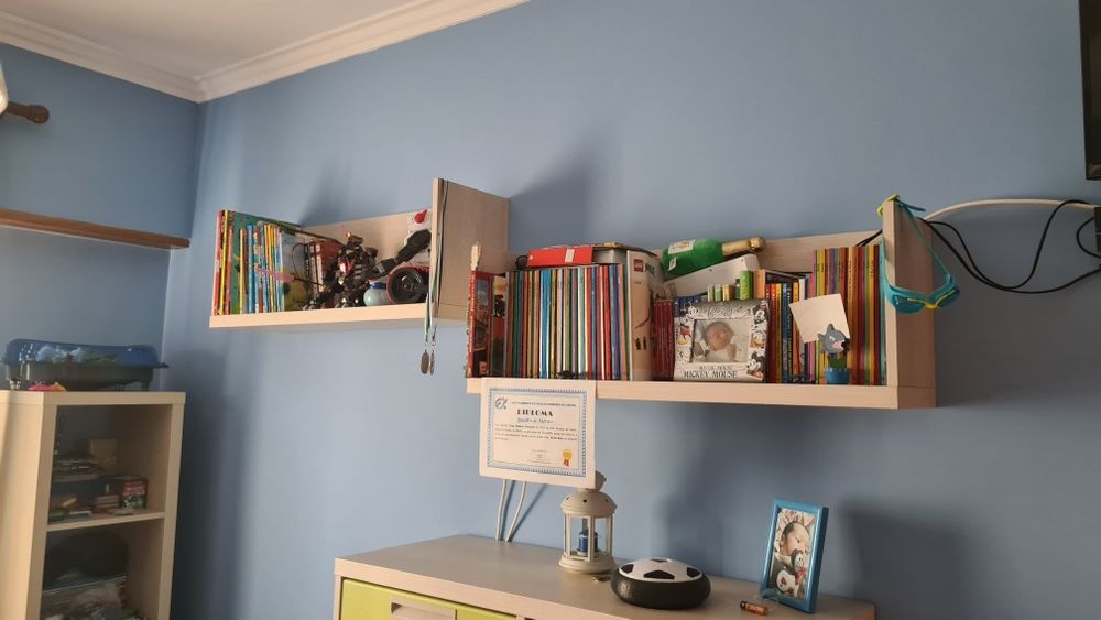Quarto juvenil menino