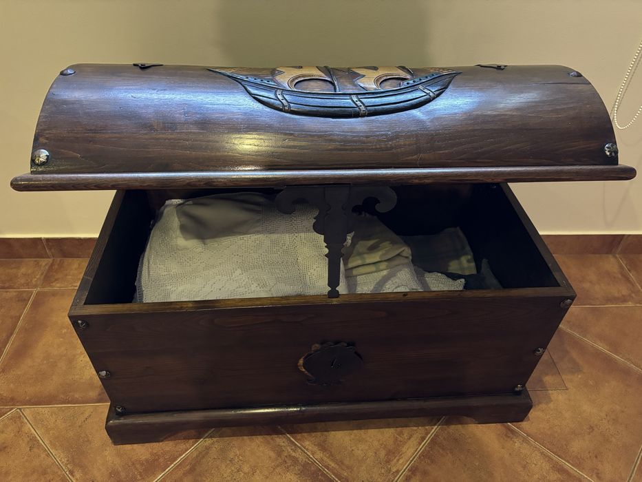Bau com magnifica caravela