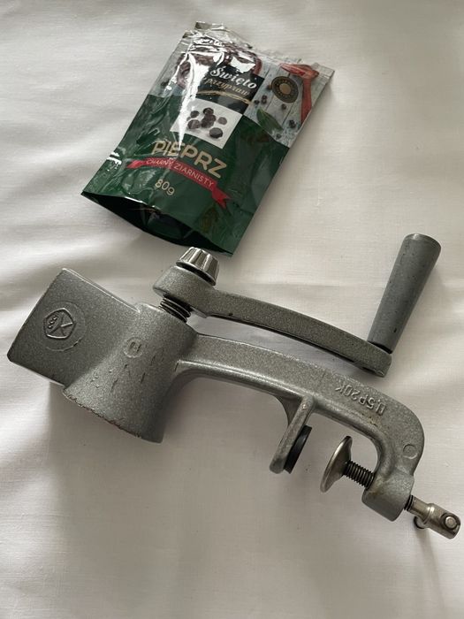 Ручна  мельниця  для перцю, спецій, металева, СРСР/ретро