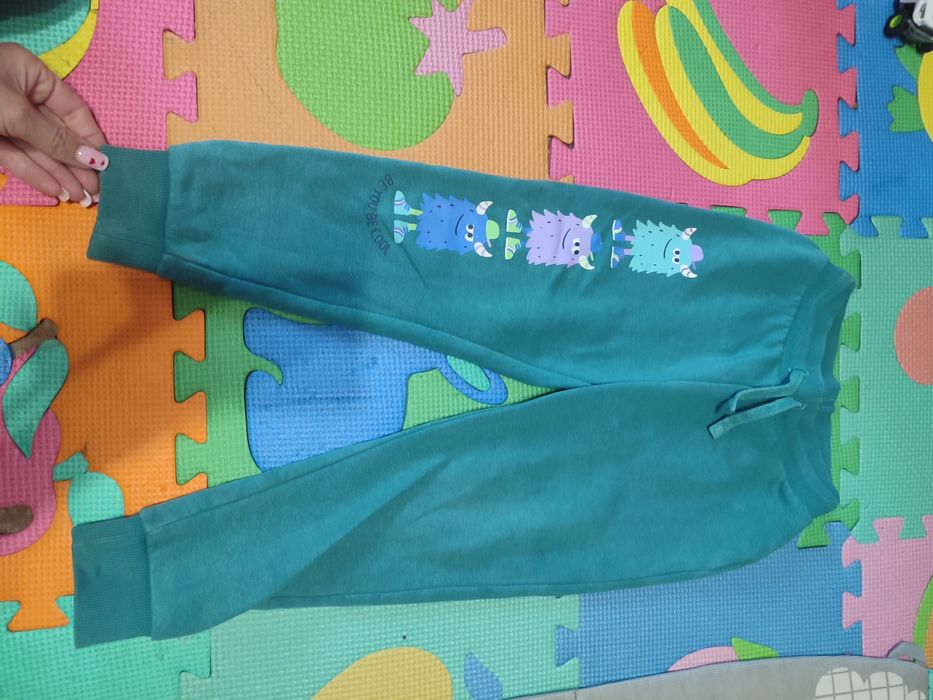 Продам детские спортивные штаны на флисе