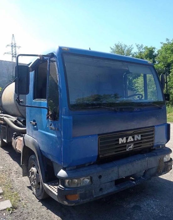 Продам ассенизаторскую машину MAN
