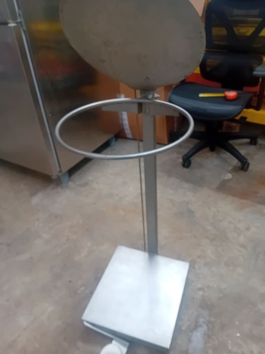Caixote lixo de pedal em inox