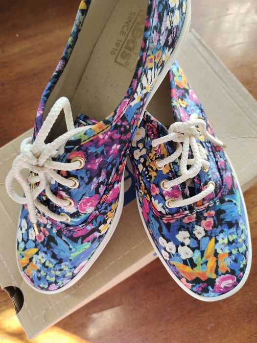 Яскраві кеди на стопу 24см