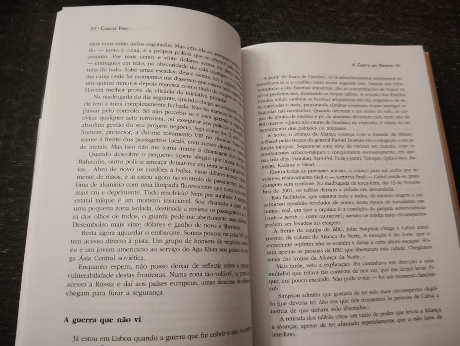 Livro A Guerra em Direto de Carlos Fino Usado