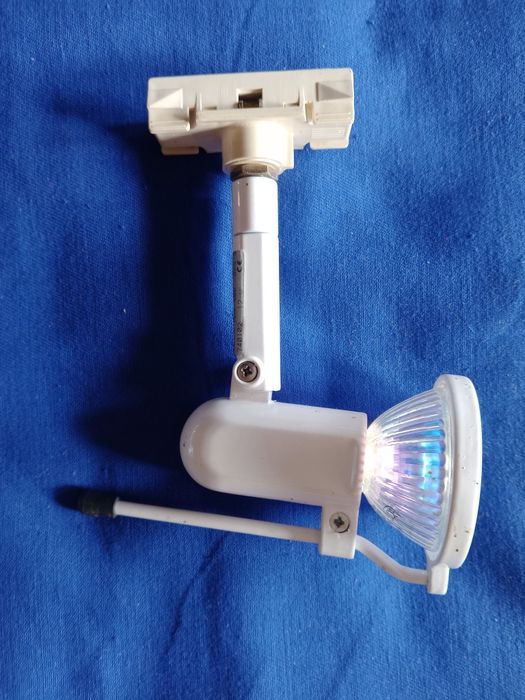 3 spots luzes direcionáveis