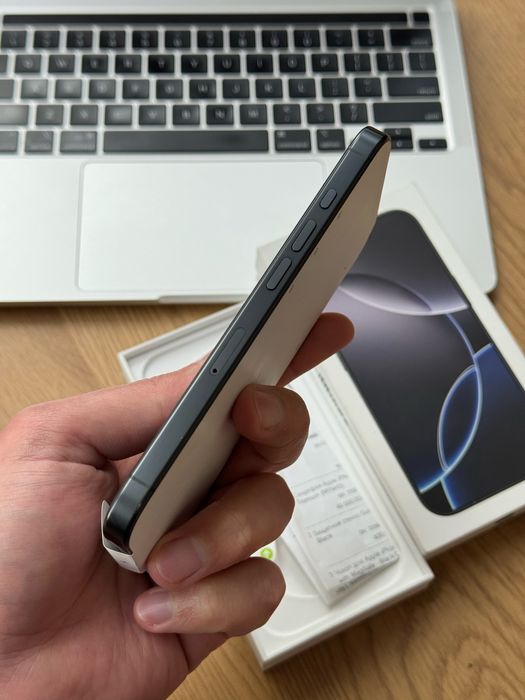 iPhone 16 pro 256 гб гарантія  магазин