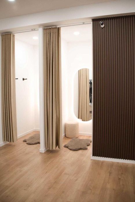 Mobiliário para espaços comerciais, lojas de roupa e outros