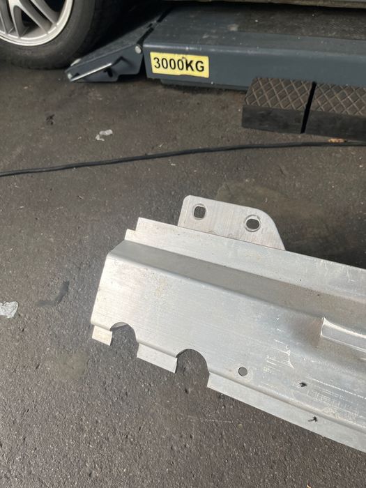 Reforço para choques X5 (2019)