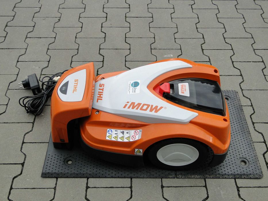 Robot koszący STIHL RMI422 zestaw stacja ładowarka kosiarka automatyczna bardzo dobry stan 2022r Profesjonalny Solidny Wydajny sprowadzony Germany