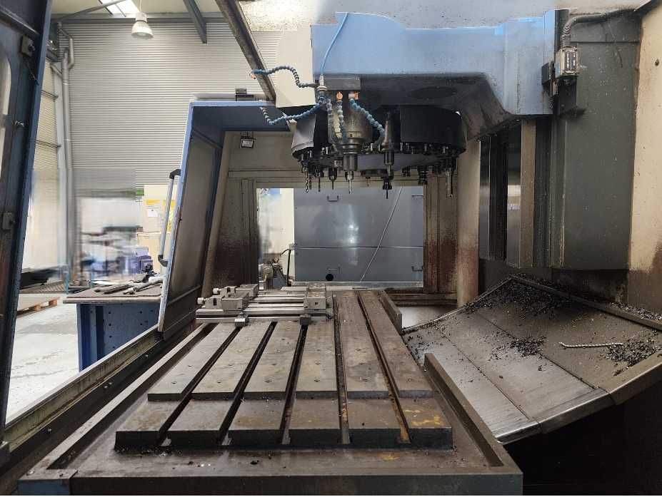CNC VERTICAL - Centro de maquinação Leadwell 1300