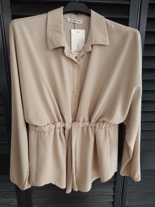 Blusa/Camisa Bege com detalhe franzido na Cintura - New Collection - Tamanho Único - Nova!