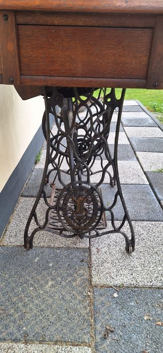 Przedwojenna maszyna do szycia Singer