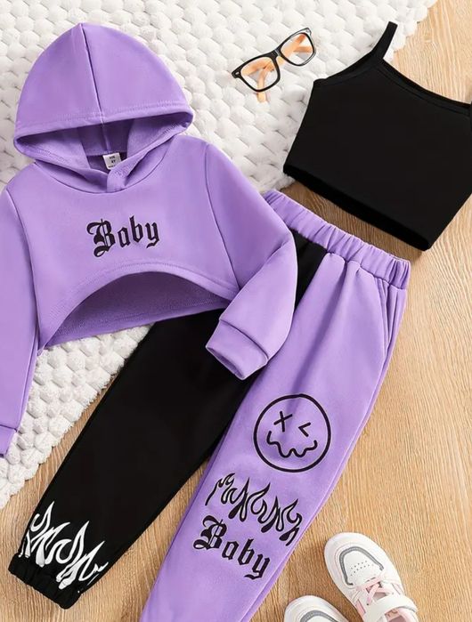 Zestaw spodnie, bluza i koszulka