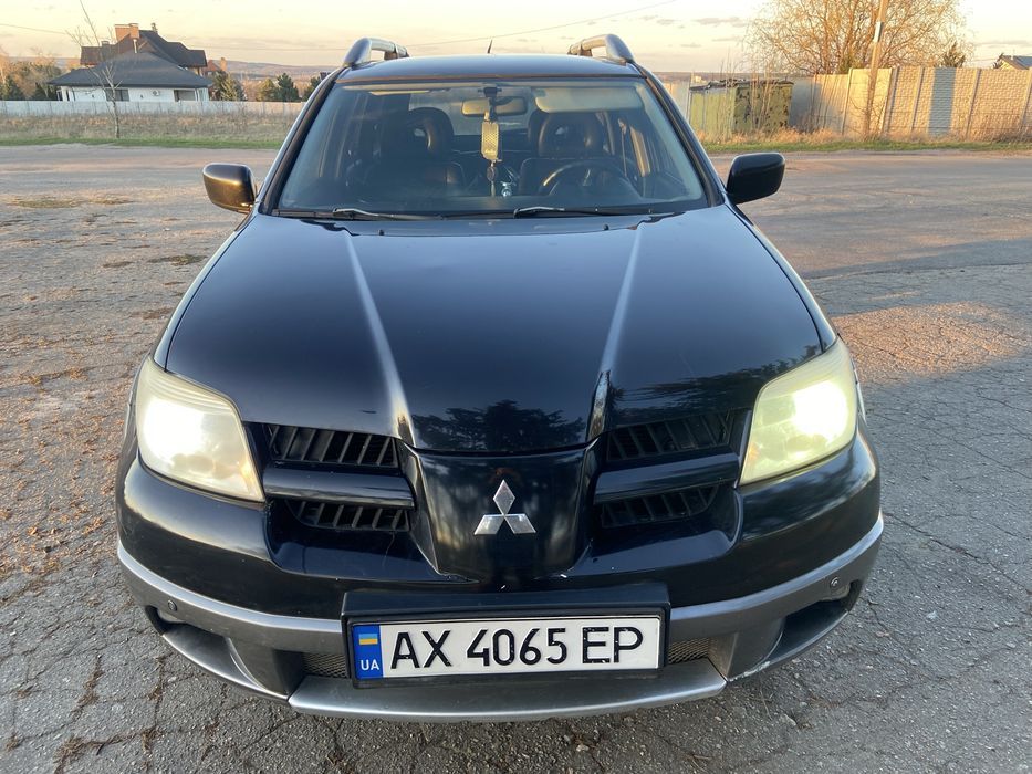 Mitsubishi Outlander с газом,2006 года