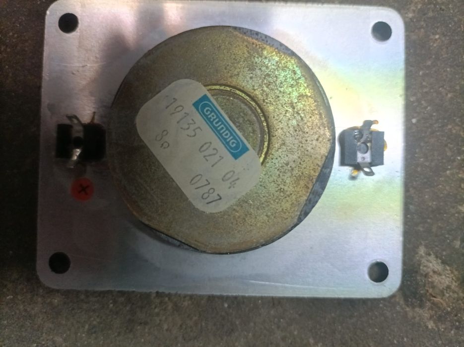Głośniki firmy Grundig box 8000