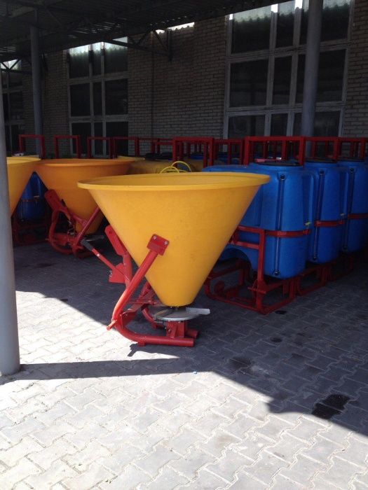 Разбрасыватель, розкидач, лійка, лейка, рум ОРИГІНАЛ