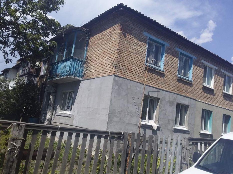 Клавдієво-Тарасове - продам 3 кімнатну квартиру під капремонт недорого !